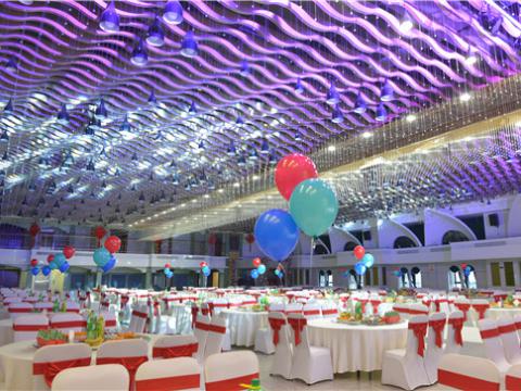 圣诞不“剩单”，，，，，，，，等你来造——pp电子集团团委平安夜举行圣诞狂欢活动